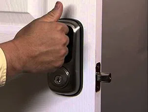 Lock Locksmith Tech Acton, MA 978-224-7001 - 24-7-locksmith-key-service